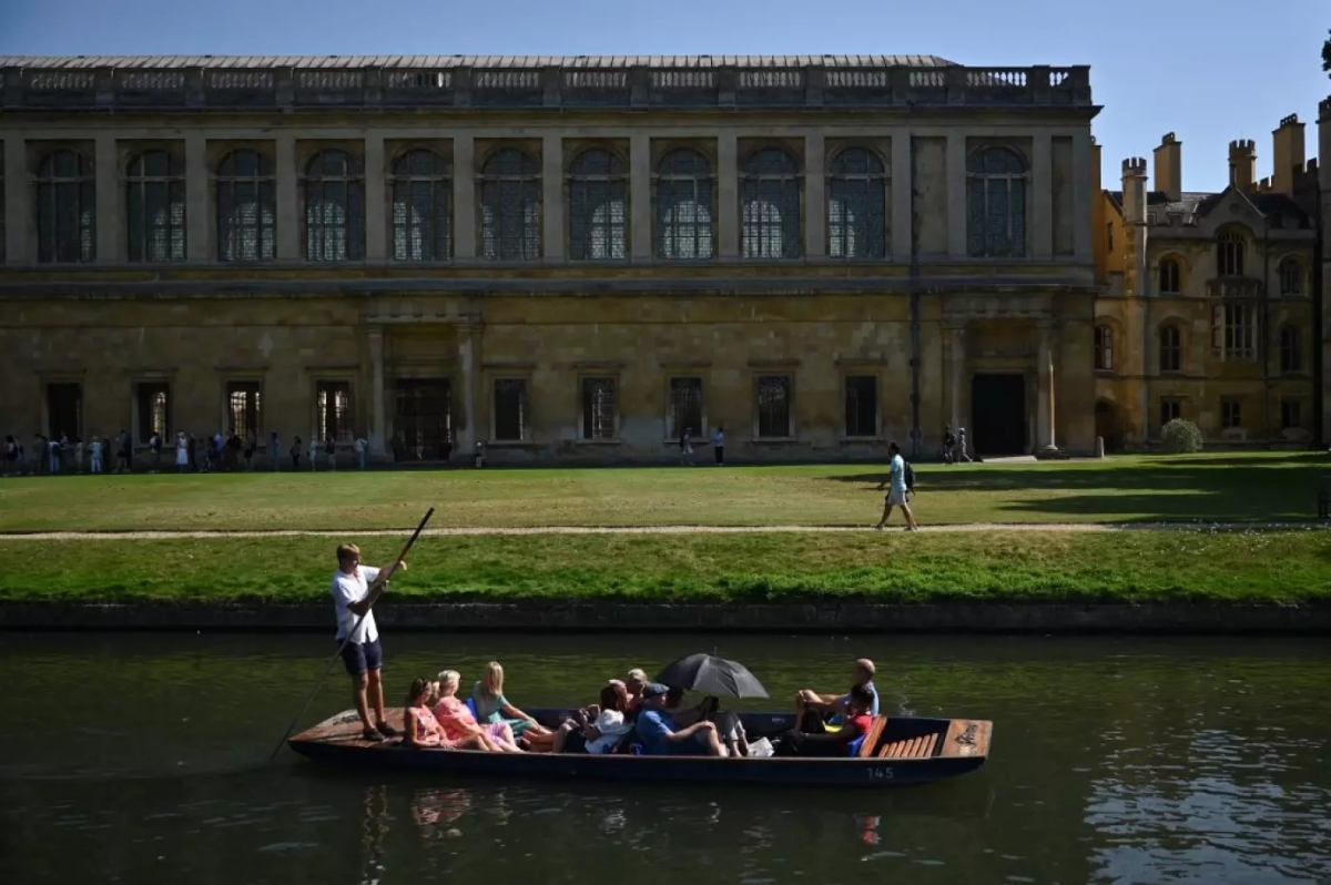 Exclusive: Cambridge’s wealthiest college to divest from arms companies / by Imran Mulla